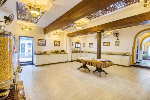 Tembo House Hotel image 28